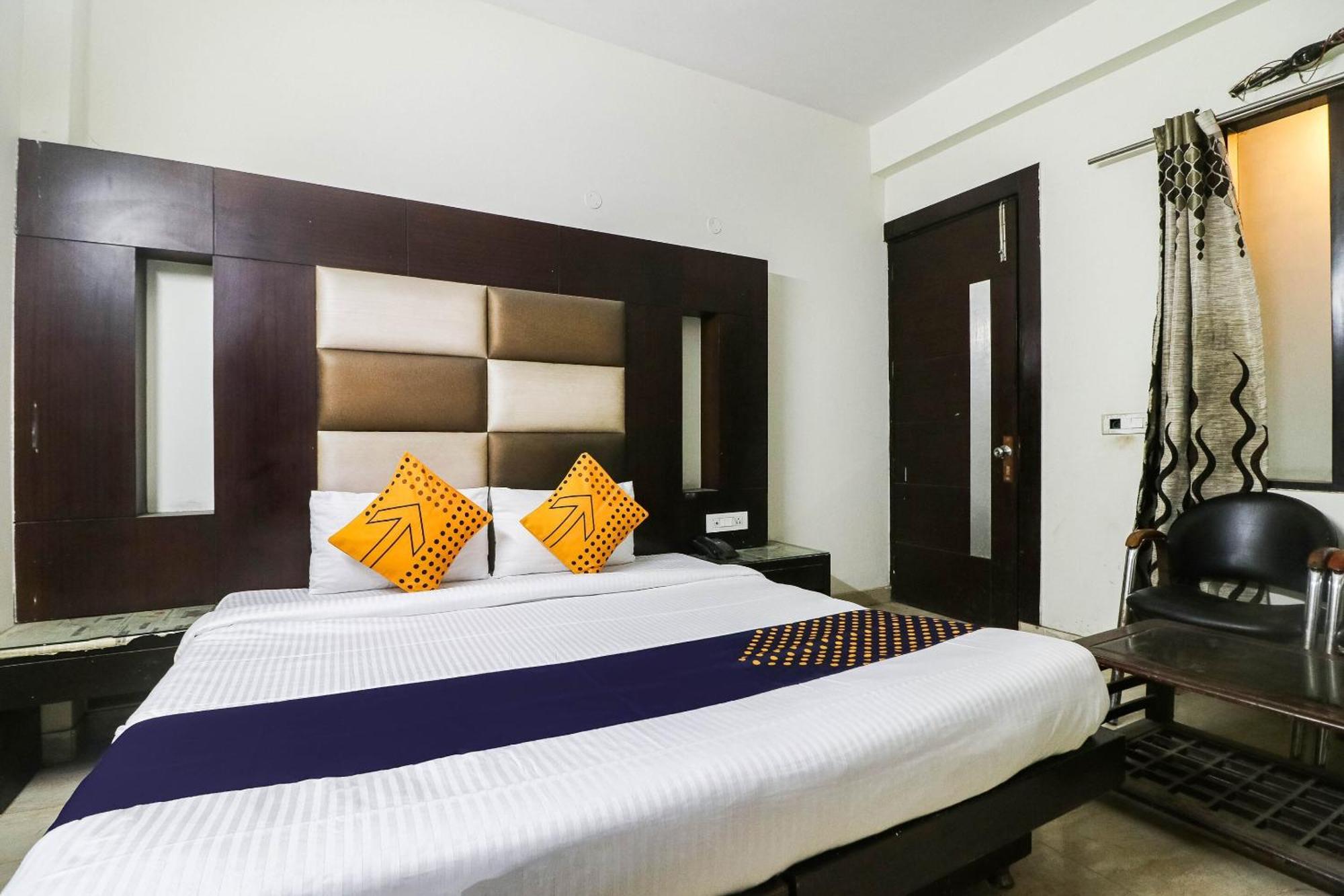 Spot On Hotel Grace Near Star Mall Gurgaon Bagian luar foto
