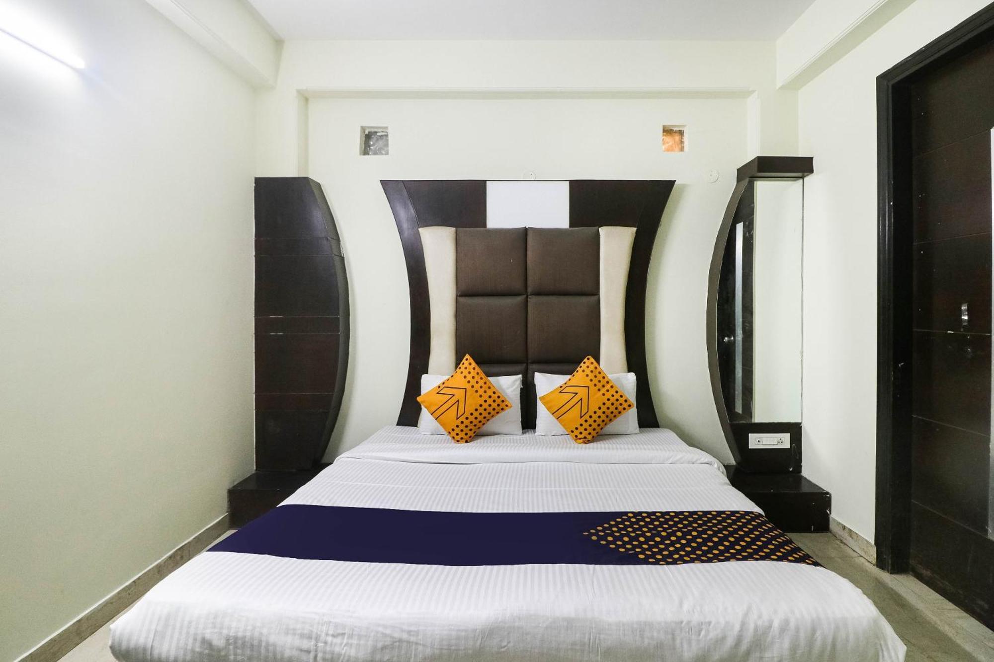 Spot On Hotel Grace Near Star Mall Gurgaon Bagian luar foto