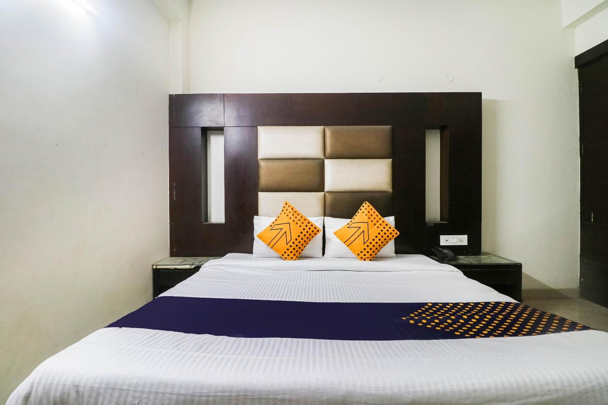 Spot On Hotel Grace Near Star Mall Gurgaon Bagian luar foto